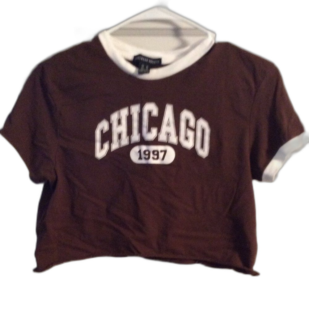 Crop top shirt Medium M Chicago 1997 Tee shirt banded collar and sleeves brown